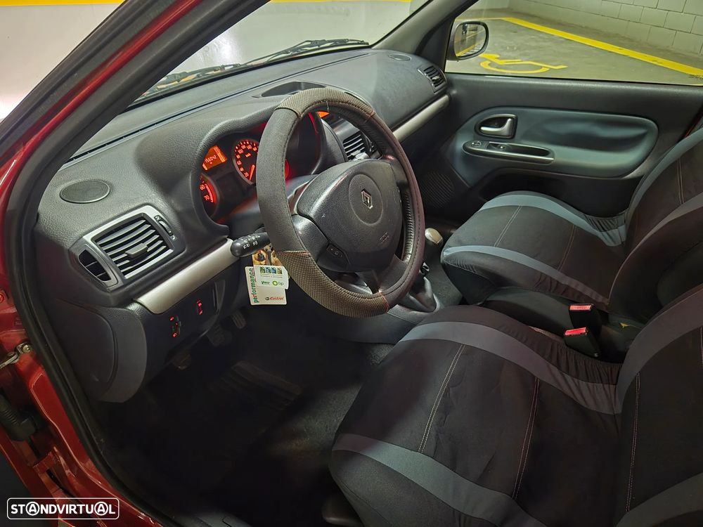 Renault Clio 1.2 16V SE Extreme - 21