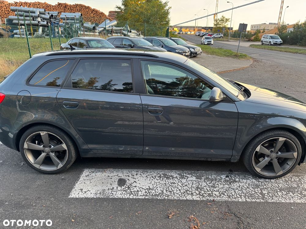 Audi A3 2.0 TDI DPF Attraction S tronic - 4