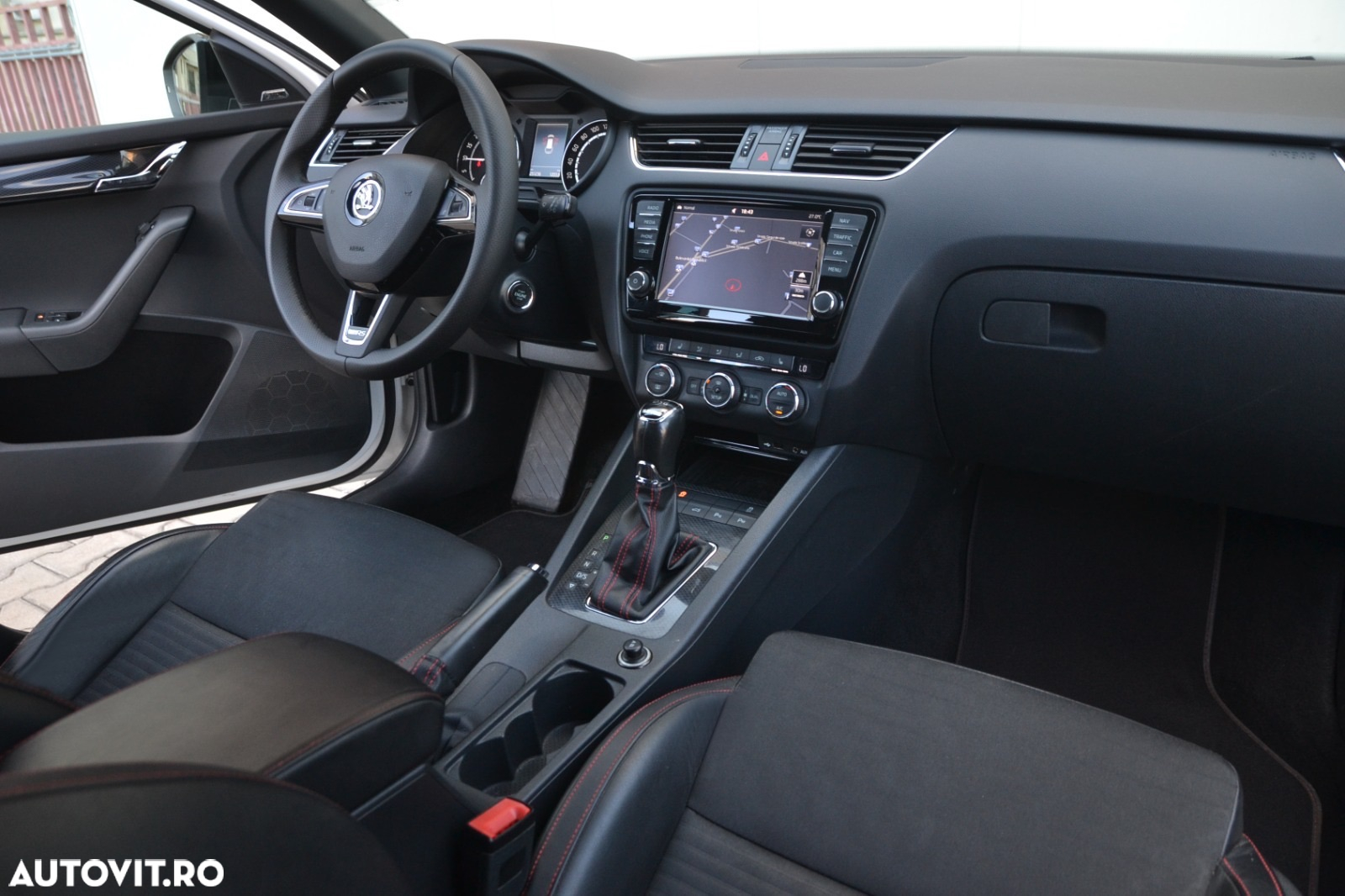 Skoda Octavia 2.0 TDI DSG RS - 6