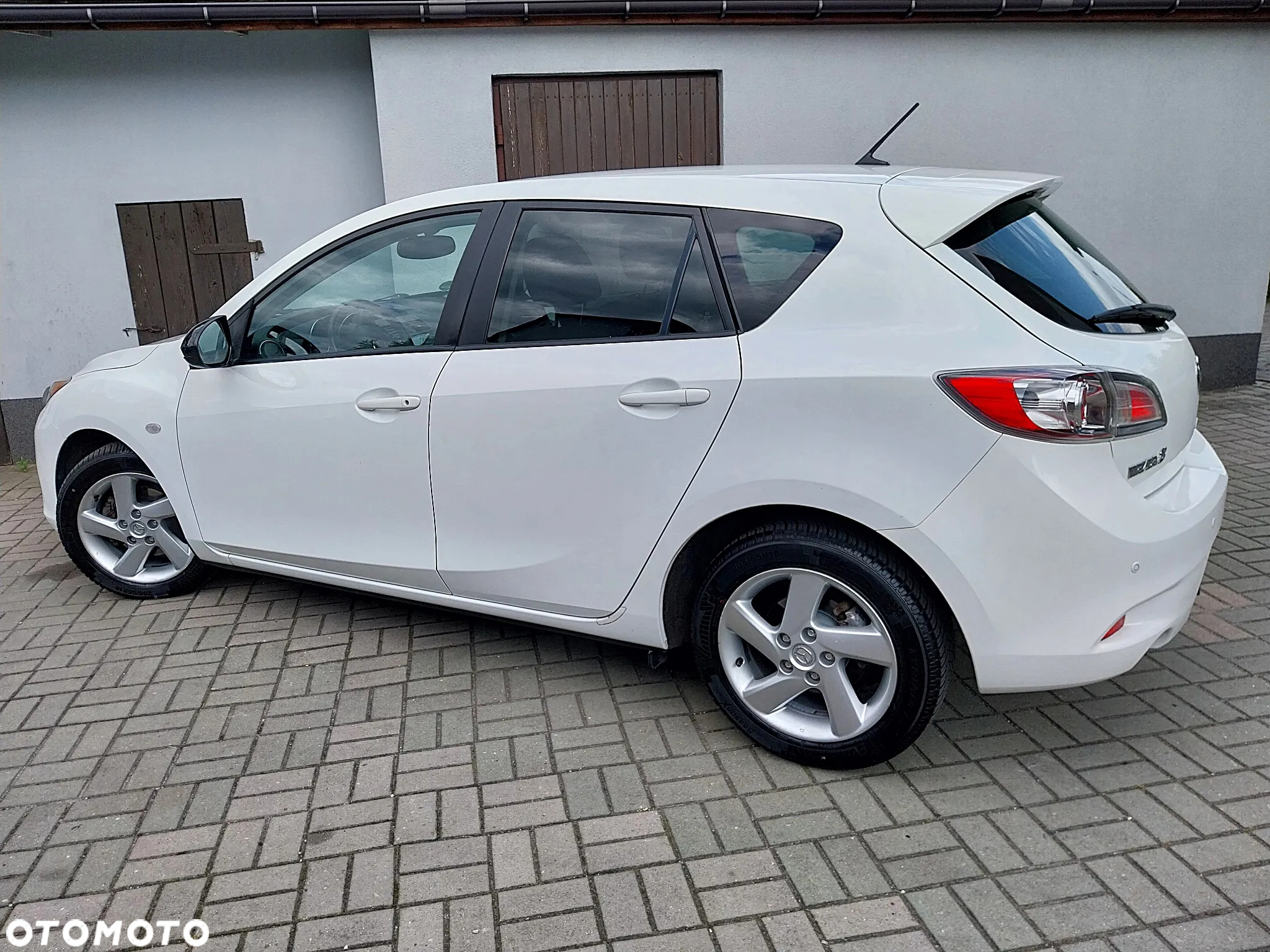 Mazda 3 1.6 Exclusive + - 28