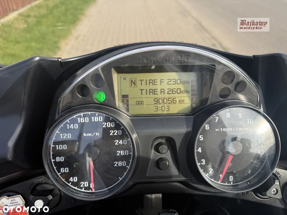 Kawasaki GTR - 17