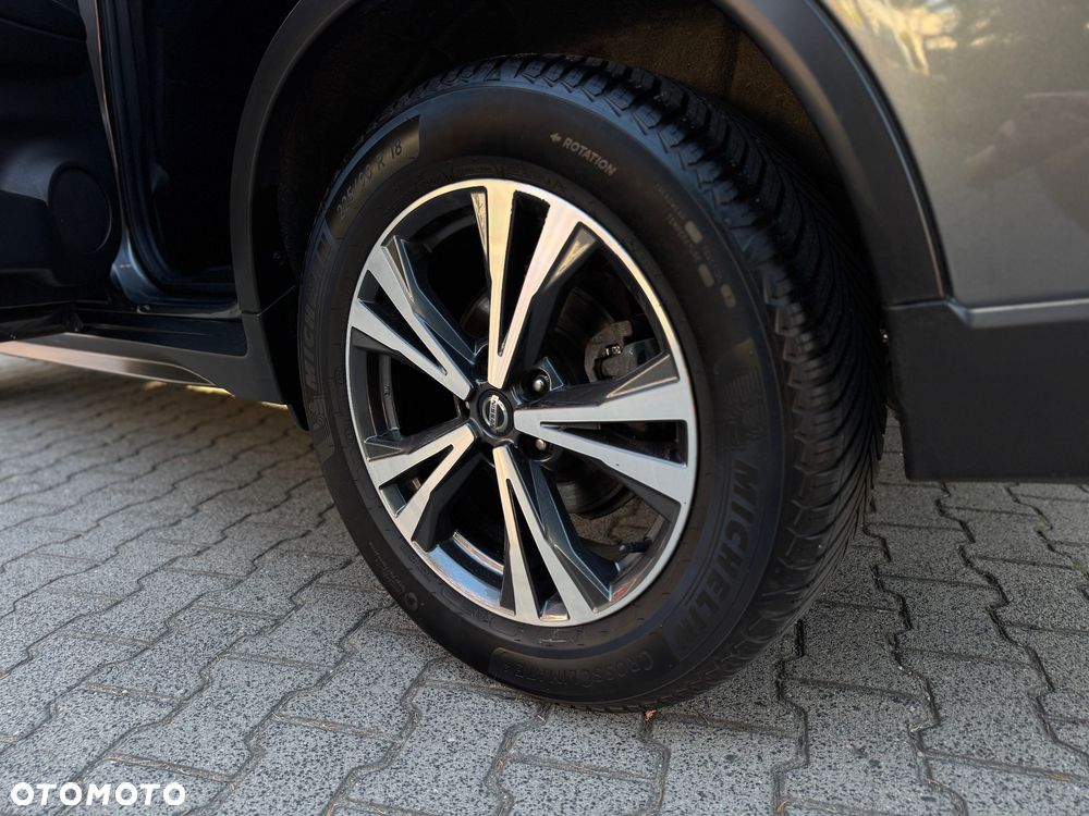 Nissan X-Trail 1.6 DIG-T N-Connecta 2WD - 24