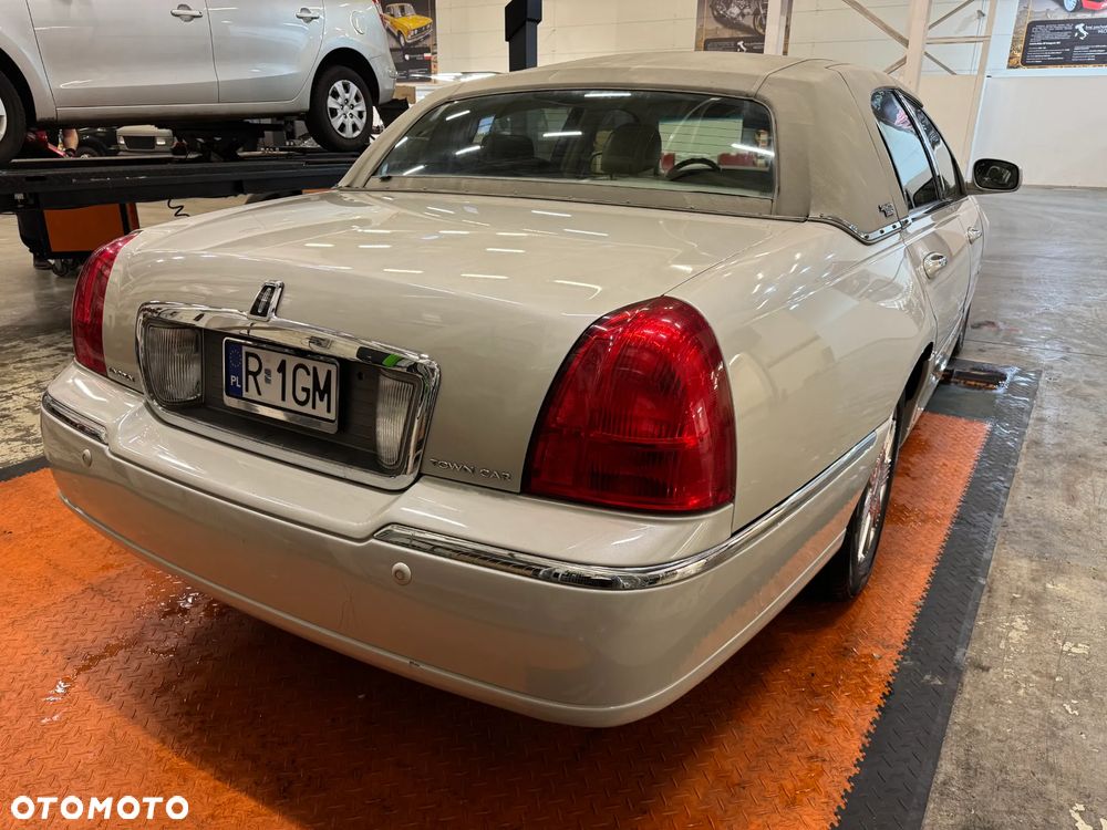 Lincoln Town Car 4.6 Signature - 11