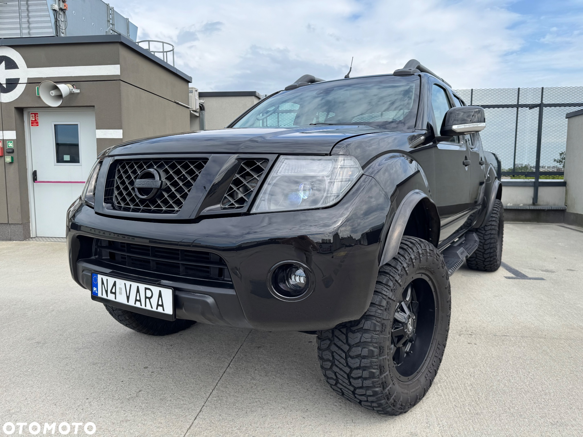 Nissan Navara 3.0 D V6 Platinum Long EU5 - 7