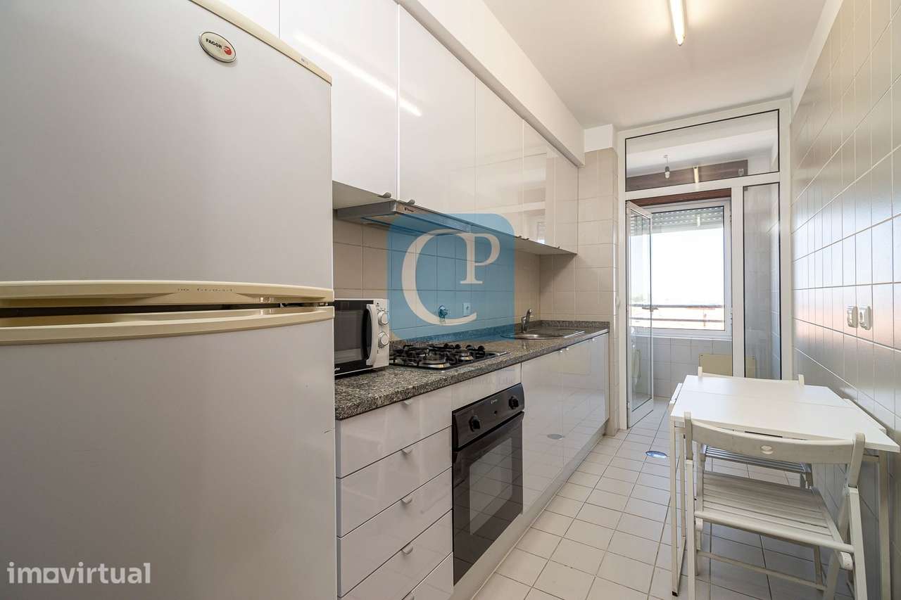 Apartamento T2, junto ao Hospital de São João. - Grande imagem: 4/24