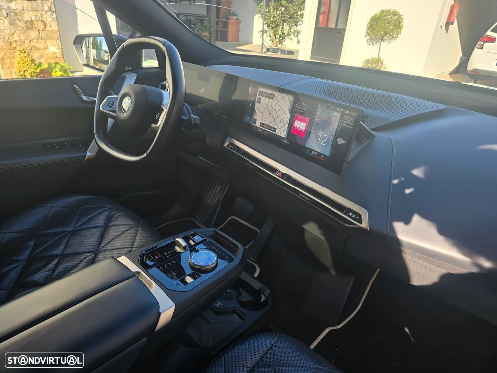BMW iX xDrive 40 Pack Desportivo - 11
