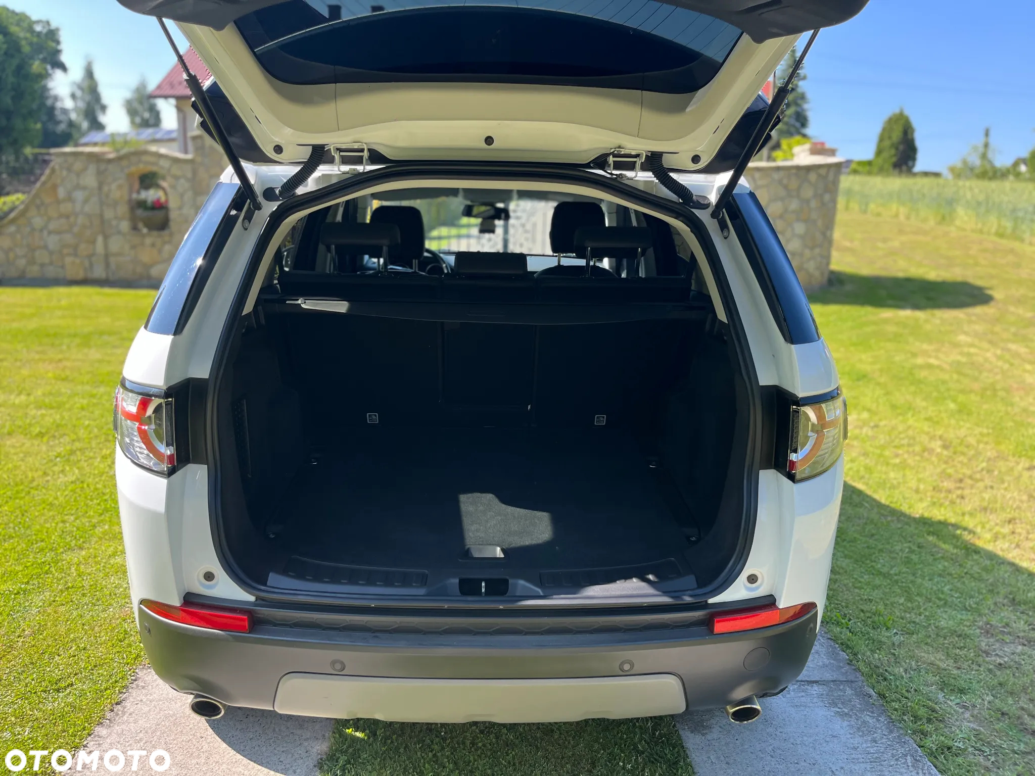 Land Rover Discovery Sport 2.0 D150 R-Dynamic HSE - 11