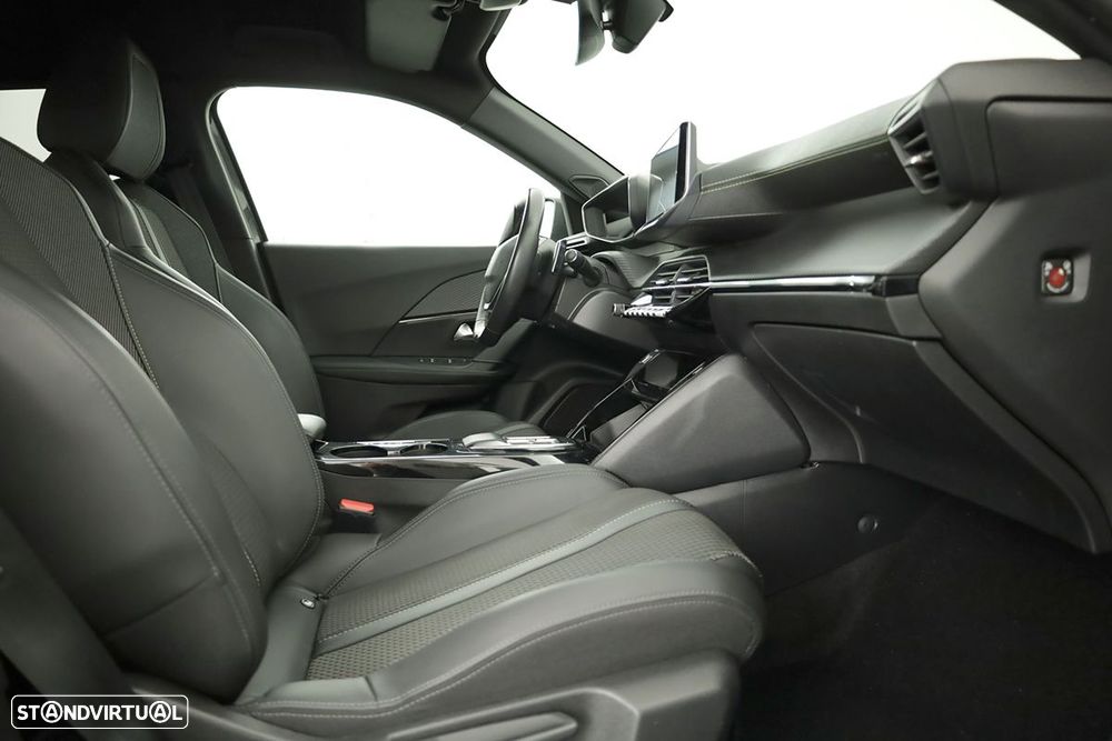 Peugeot 2008 1.2 PureTech GT EAT8 - 21