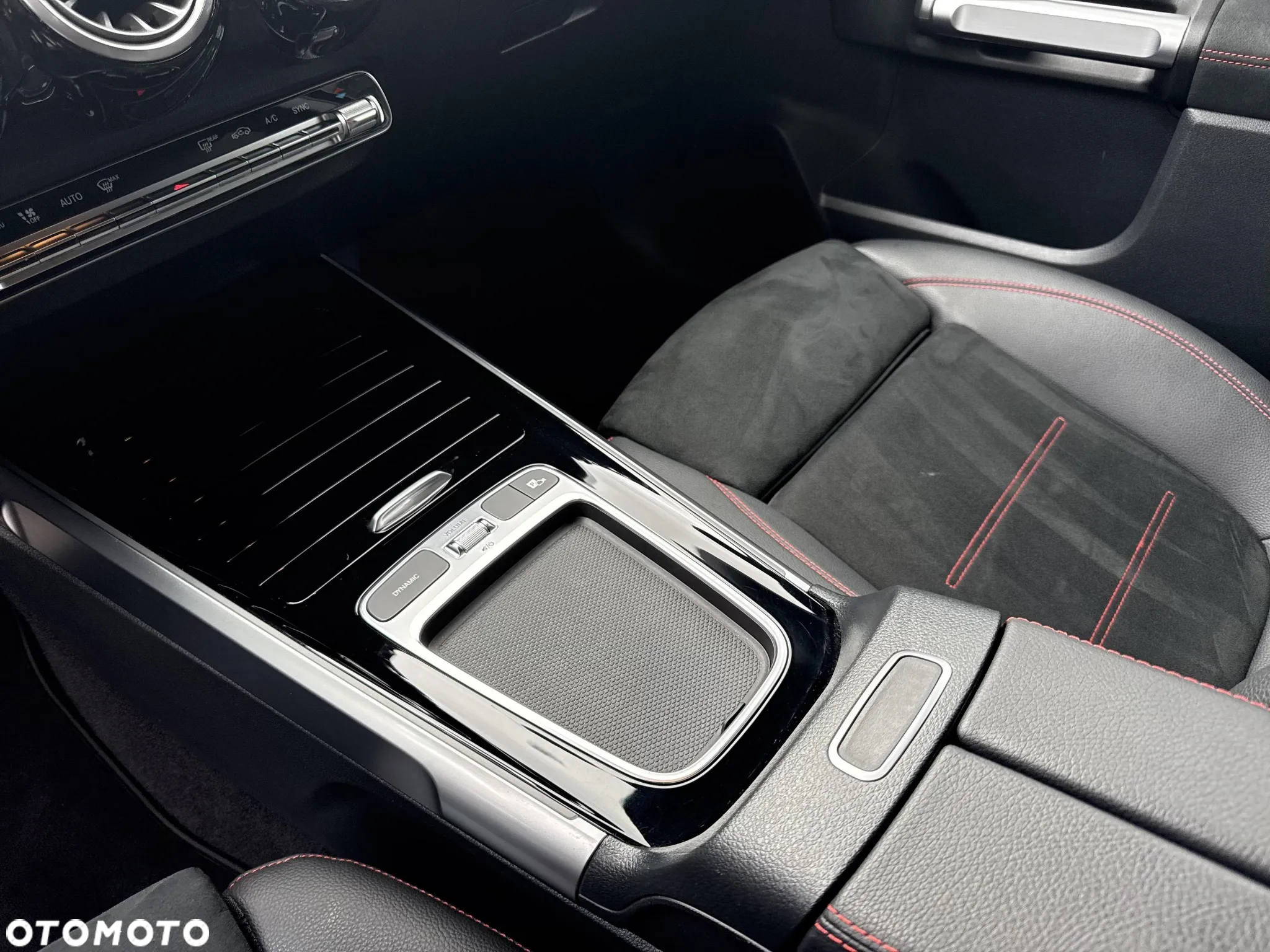 Mercedes-Benz GLB 200 AMG Line 7G-DCT - 15
