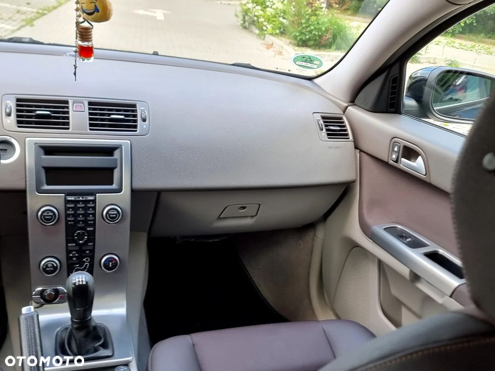 Volvo V50 2.0 Momentum - 11