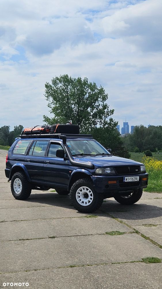 Mitsubishi Pajero Sport - 1