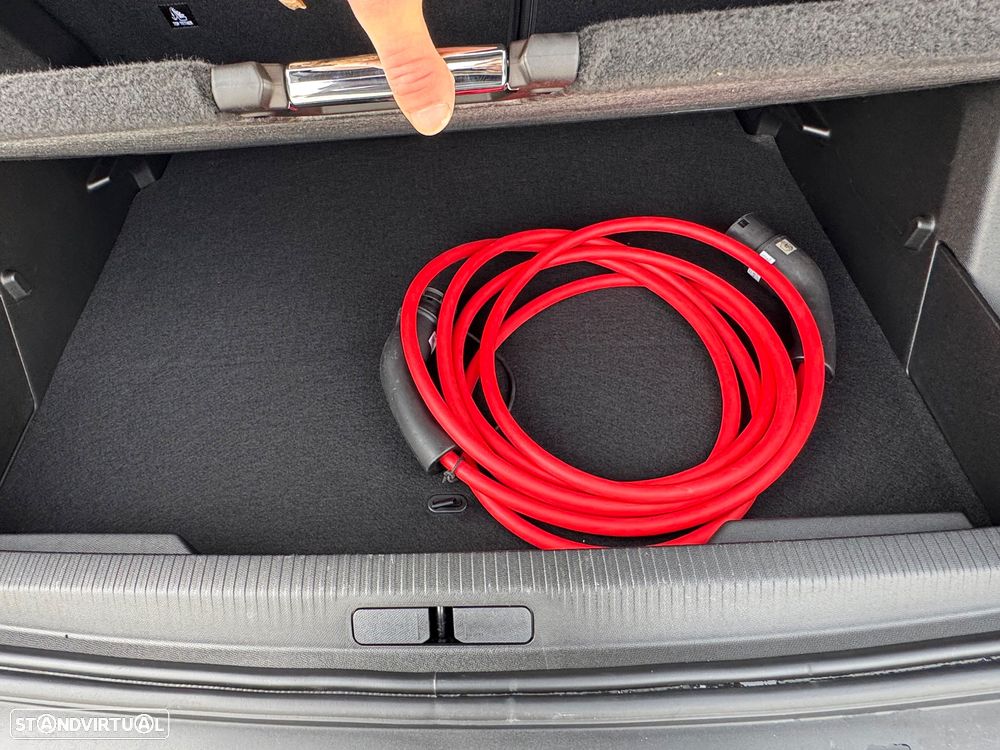 Peugeot e-2008 GT - 29