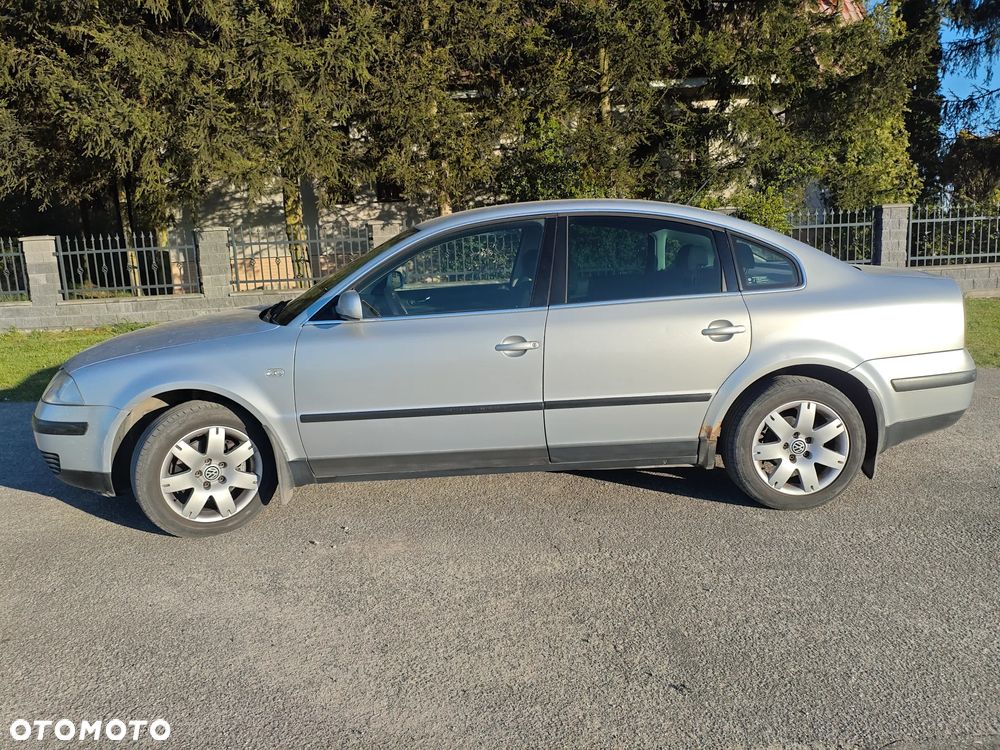 Volkswagen Passat 1.8T Trendline - 3