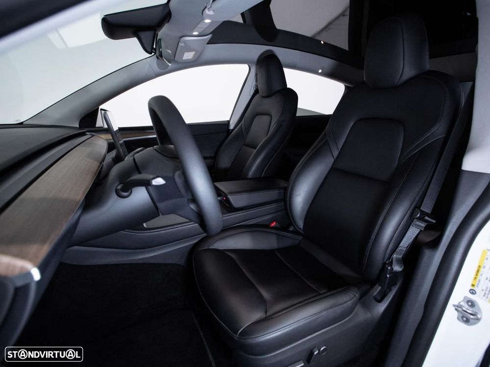 Tesla Model Y RWD - 10