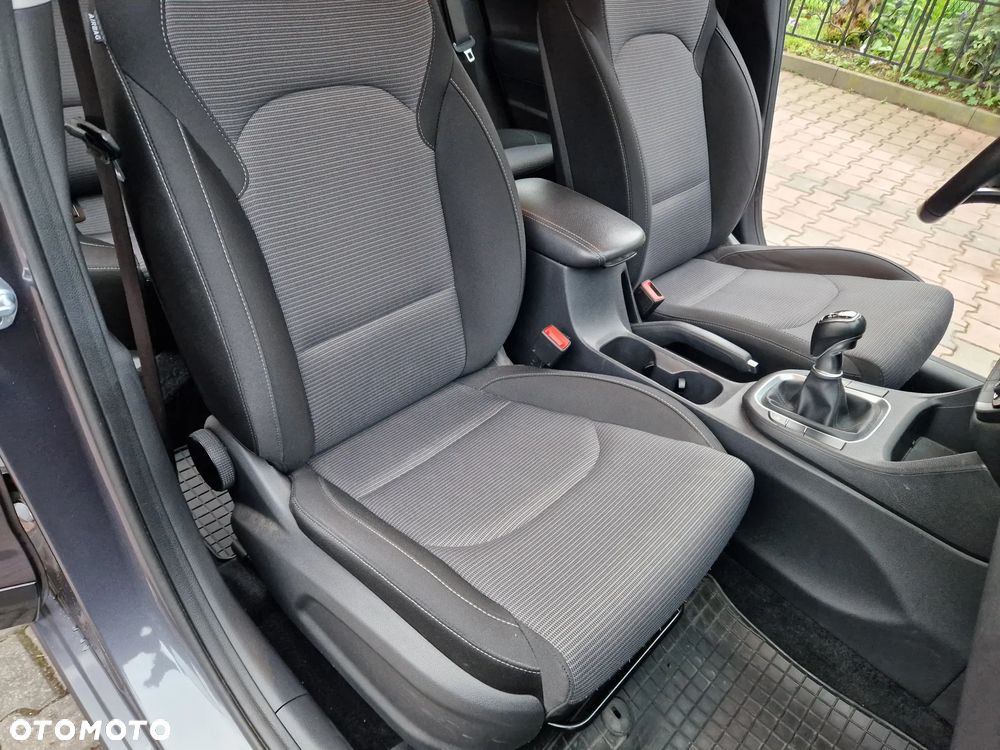 Hyundai i30 1.4 GO Plus - 23