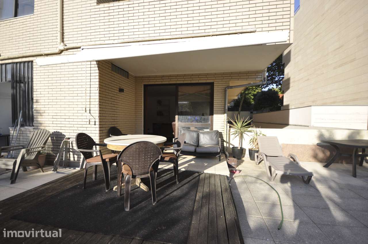 Apartamento T3 com garagem e terraço - Grande imagem: 3/8