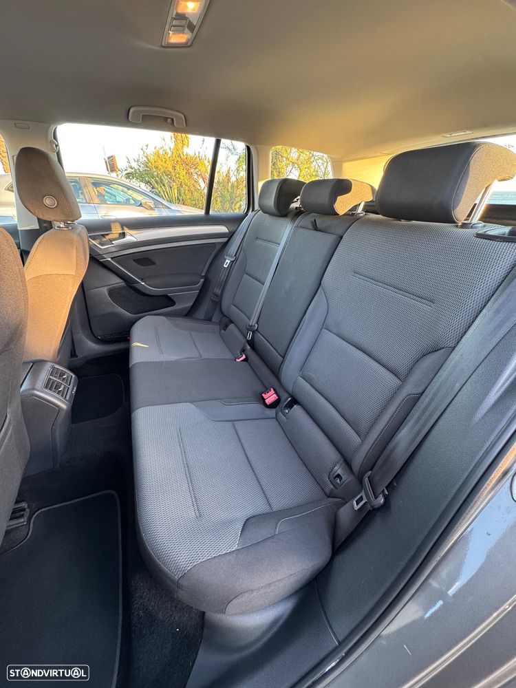 VW Golf Variant - 12