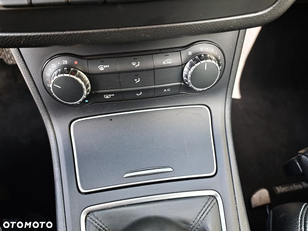 Mercedes-Benz Klasa B 180 BlueEFFICIENCY Edition - 35