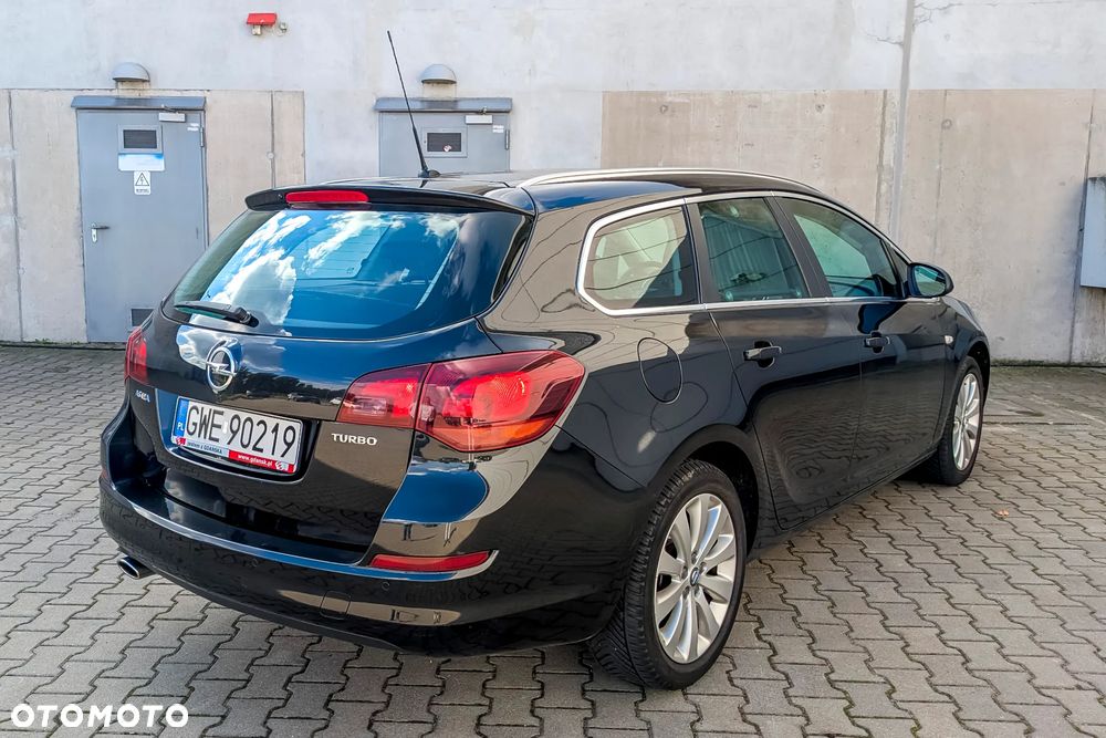 Opel Astra 1.4 T Cosmo - 4