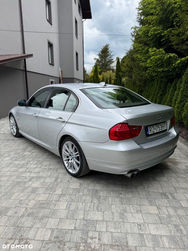 BMW Seria 3 330i xDrive Edition Sport - 3