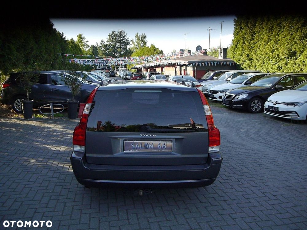 Volvo V70 2.5T AWD Momentum - 16