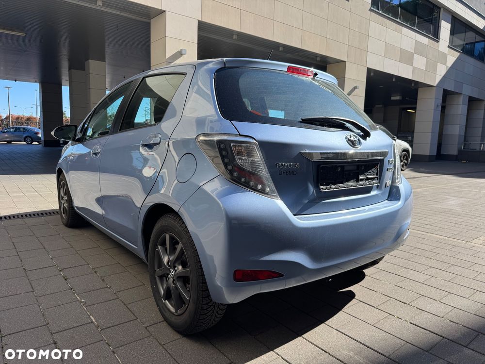Toyota Yaris Hybrid 100 Terra - 6