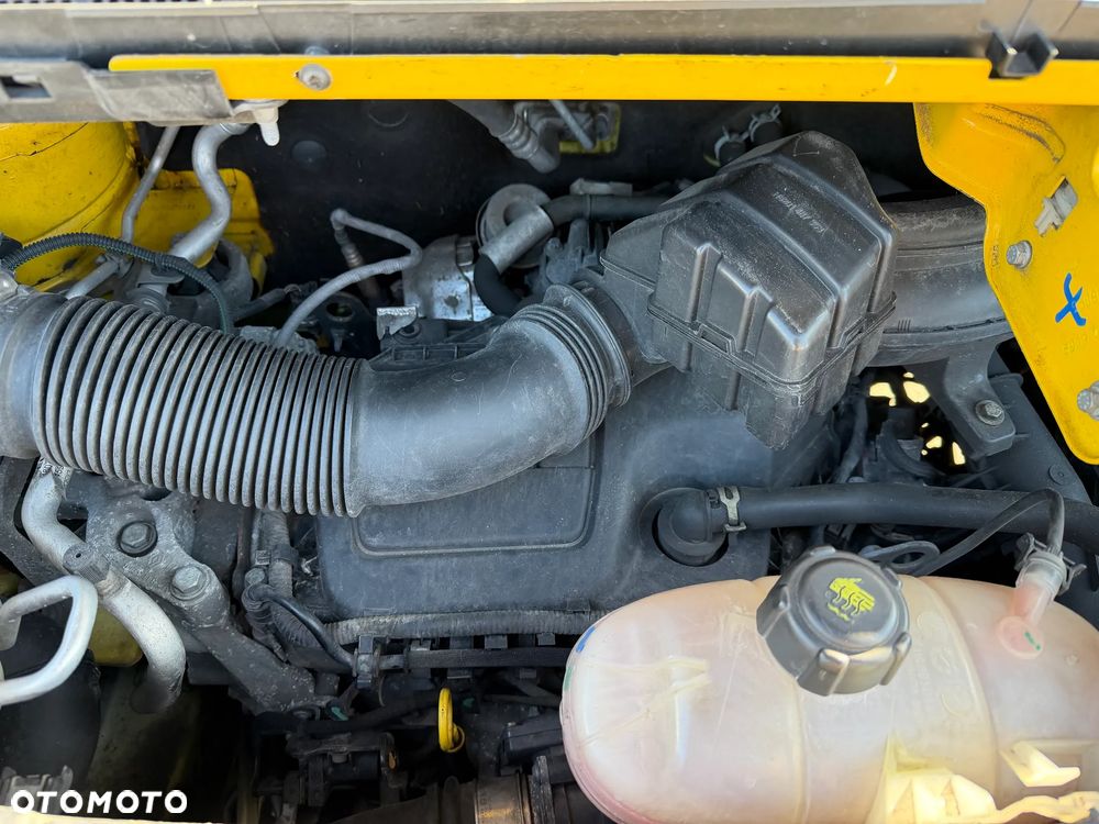 Trafic III Vivaro 1,6 DCI 15-18r silnik kompletny R9M 413 / R9M 415 - 1