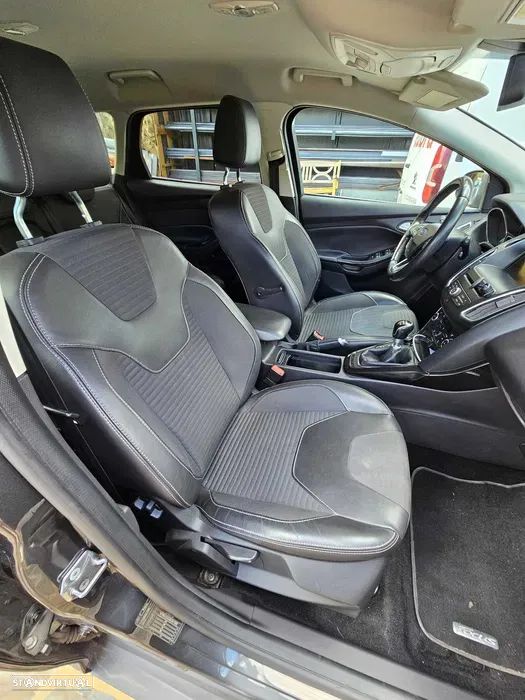 Ford Focus 1.0 EcoBoost Titanium - 10