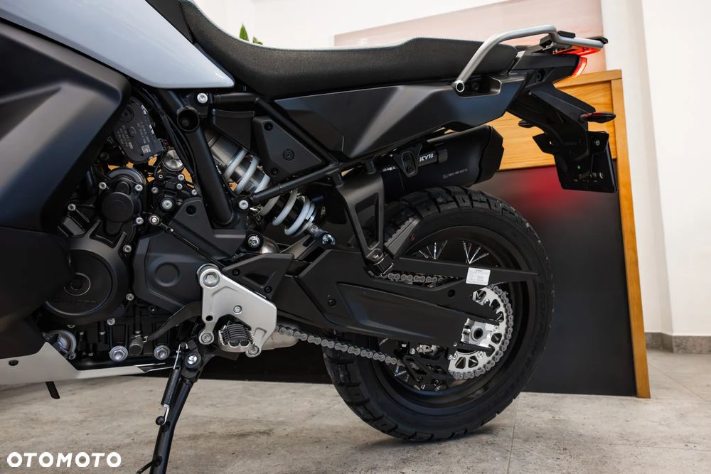 CFMoto MT-X - 9