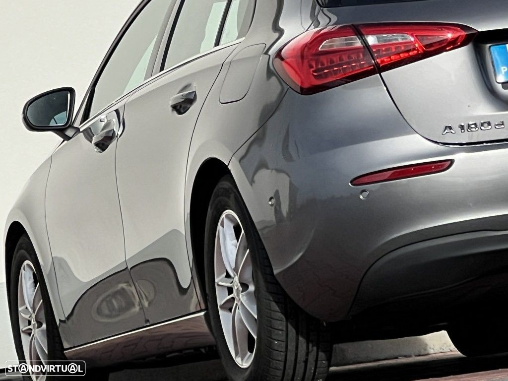 Mercedes-Benz A 180 d Style Plus Aut. - 38