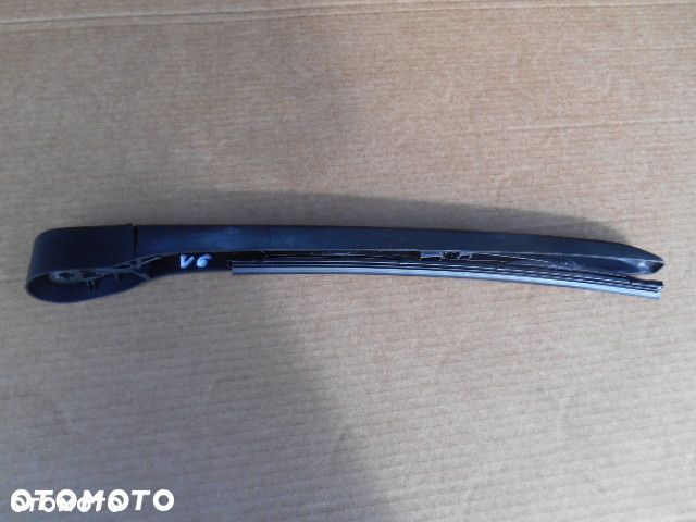 RAMIĘ WYCIERACZKI KLAPY VOLVO V60 - 3
