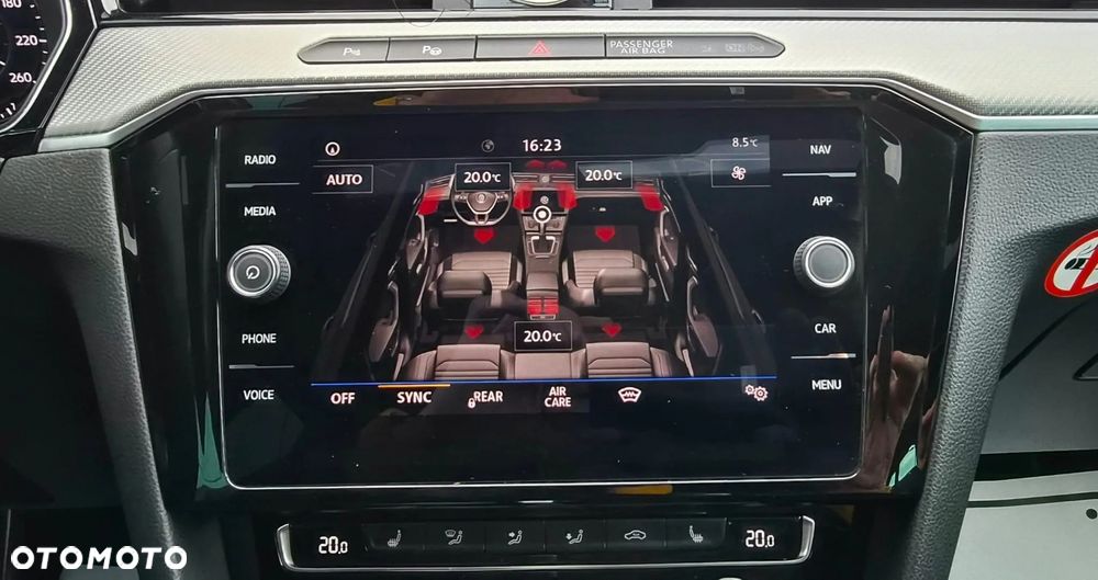 Volkswagen Passat - 34