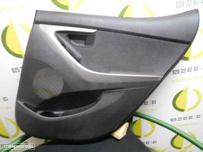FORRA DA PORTA TRASEIRA DIREITA HYUNDAI ELANTRA SEDÁN - 1