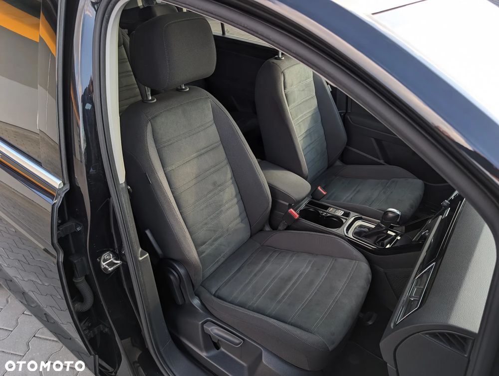 Volkswagen Touran 1.8 TSI (BlueMotion Technology) DSG Highline - 35