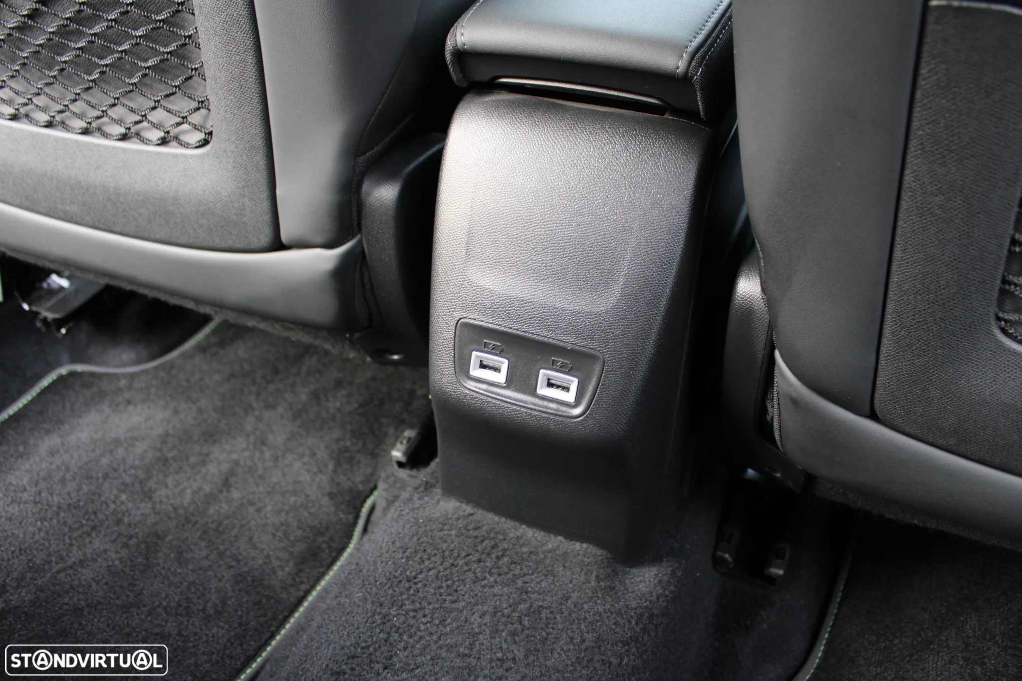 Peugeot 2008 1.5 BlueHDi GT Pack EAT8 - 37