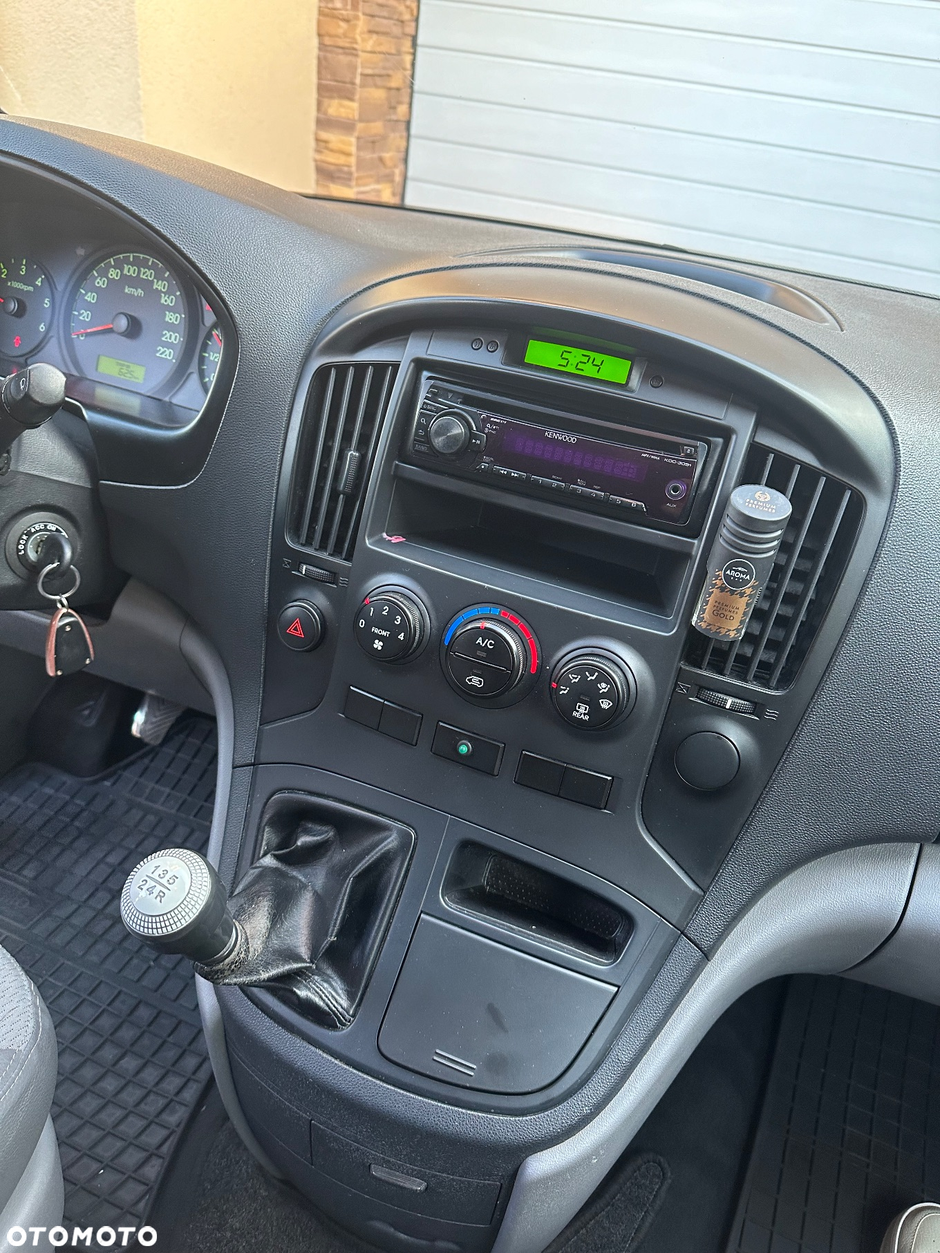 Hyundai H1 - 12