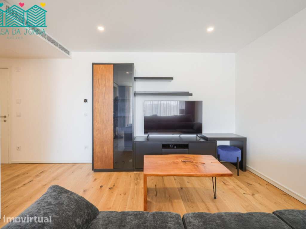 Apartamento T2 com lugar de estacionamento no Cais da Fonte Nova - Grande imagem: 2/26