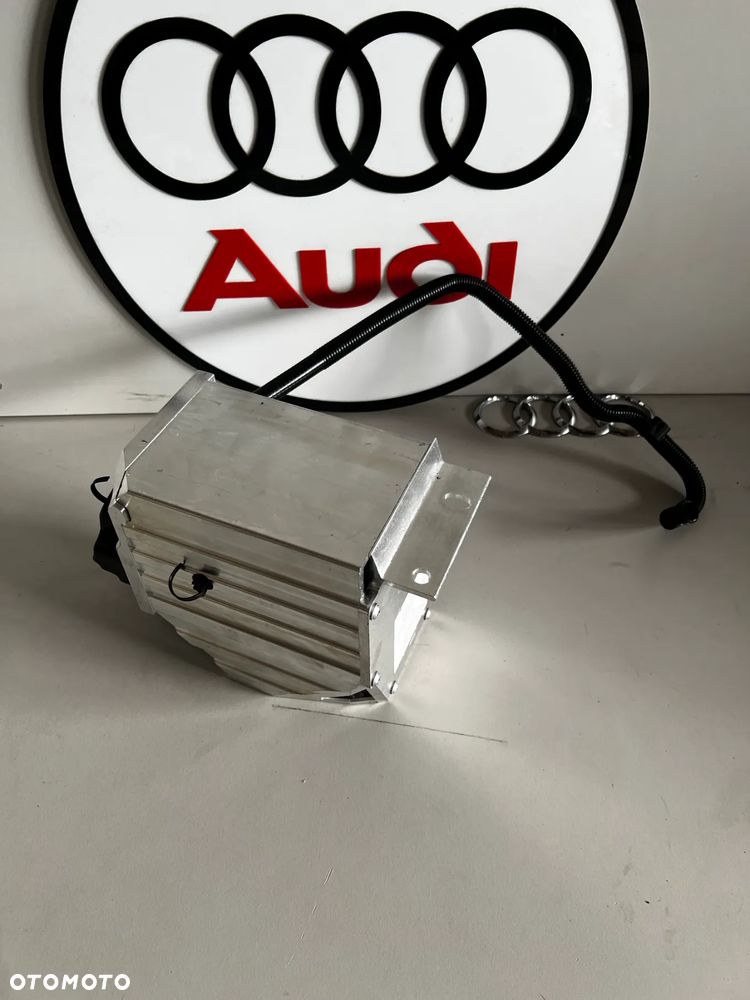 AUDI A4 B9 DODATKOWY AKUMULATOR 8W0915172B - 1