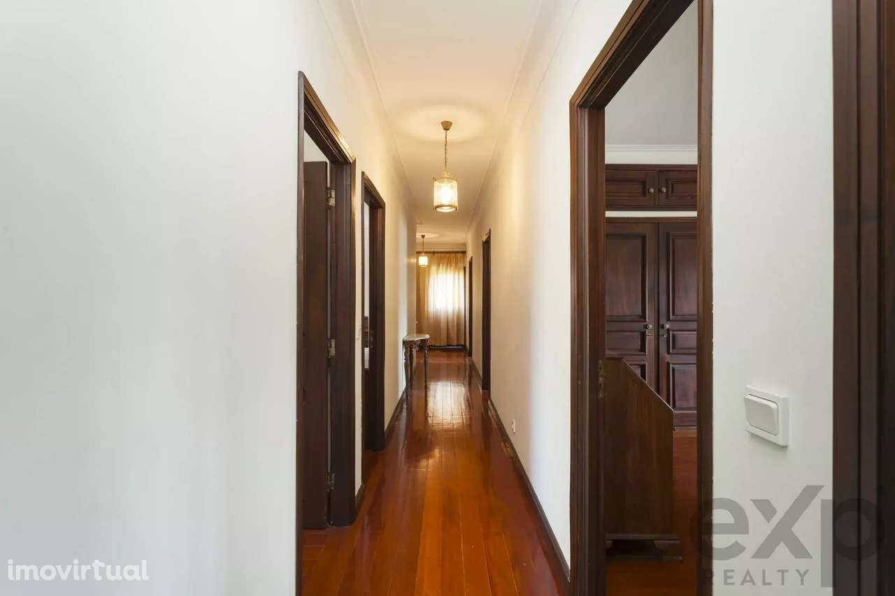 Moradia Isolada T6 em Macieira de Cambra - Grande imagem: 3/41