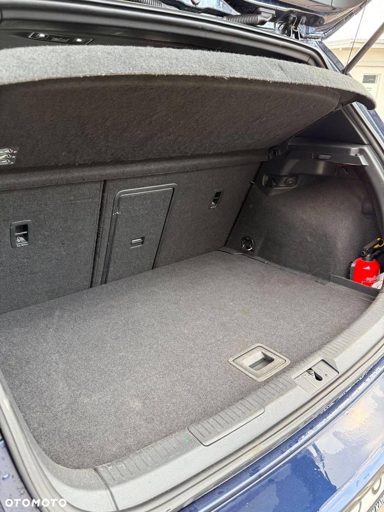 Volkswagen Golf - 8