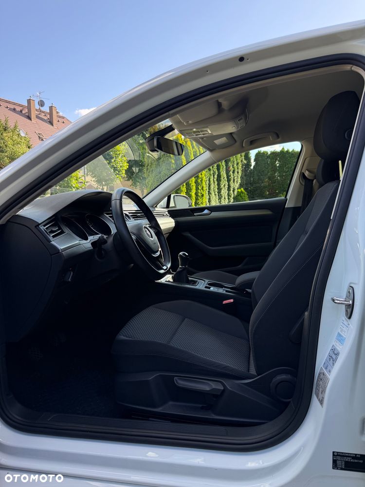 Volkswagen Passat 2.0 TDI BMT Trendline - 10