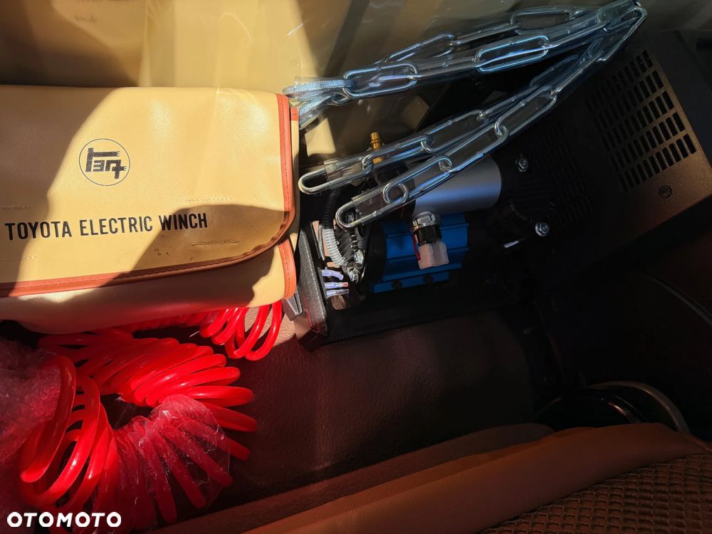 Toyota Land Cruiser - 10