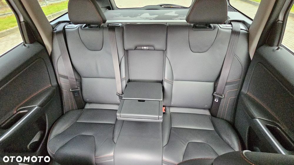 Volvo XC 60 D3 Drive-E Ocean Race - 12