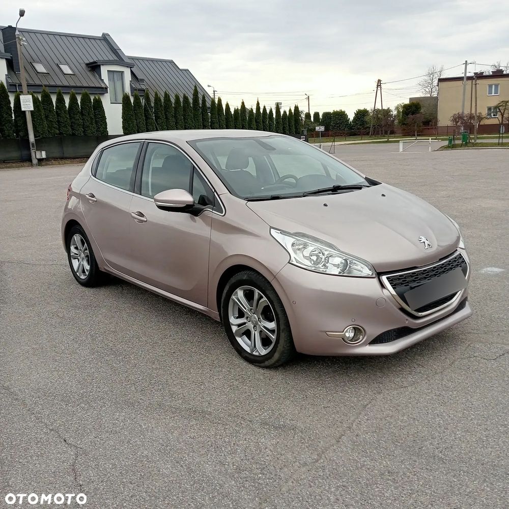 Peugeot 208 1.2 PureTech Allure - 1