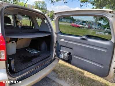 Toyota RAV4 - 6