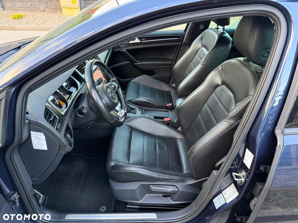 Volkswagen Golf - 13