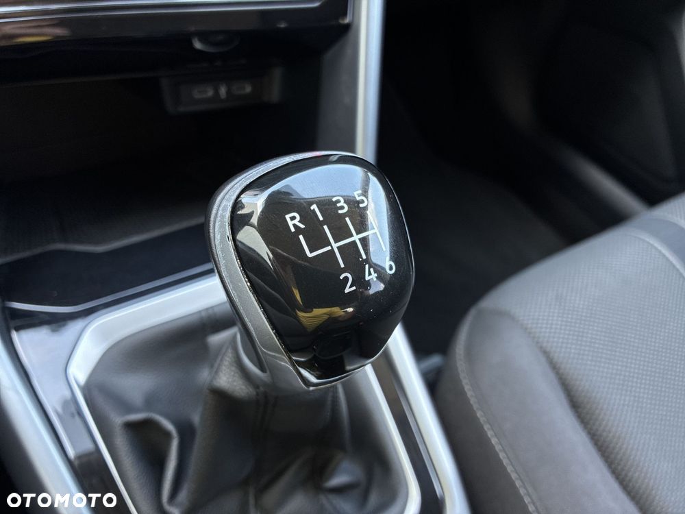 Volkswagen T-Roc 1.5 TSI Life - 23