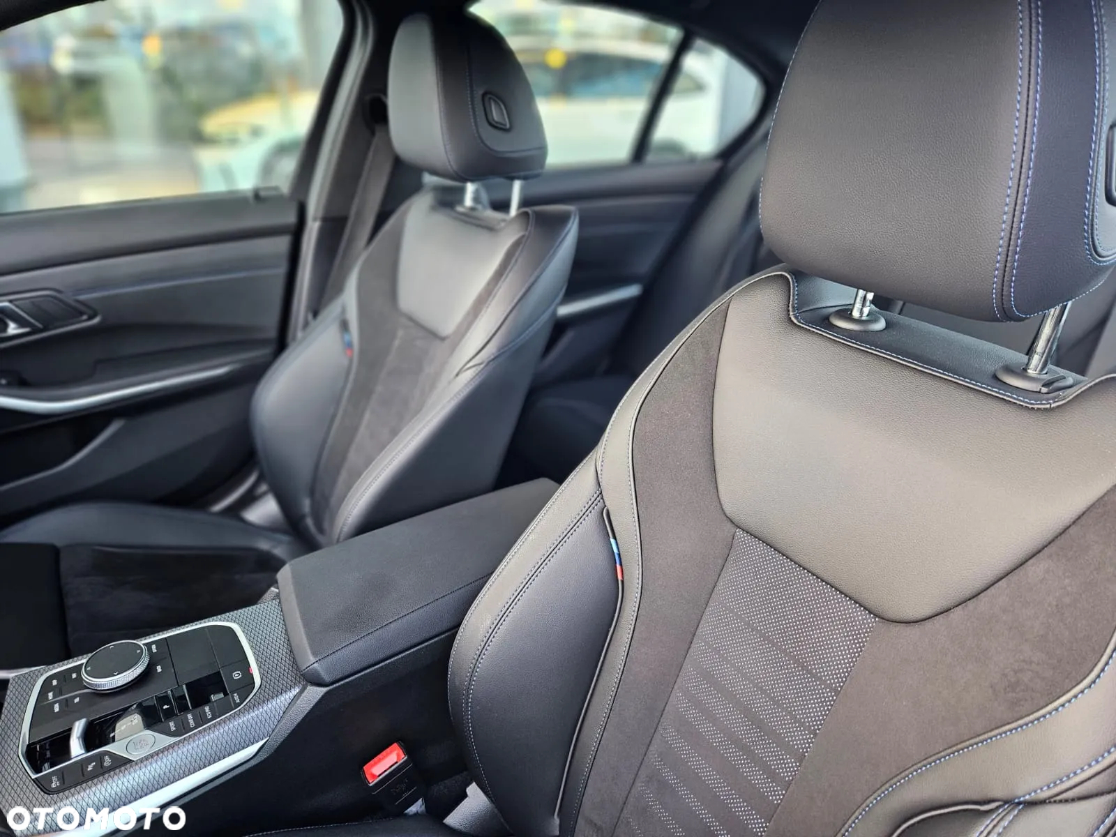 BMW Seria 3 318i M Sport - 9