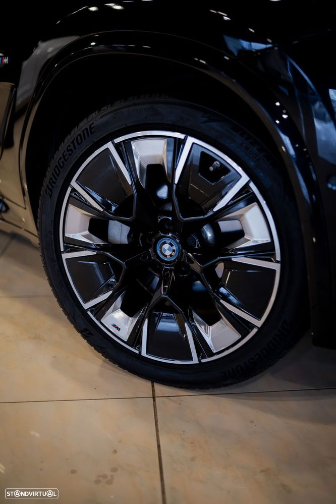 BMW iX3 M Sport Impressive - 7