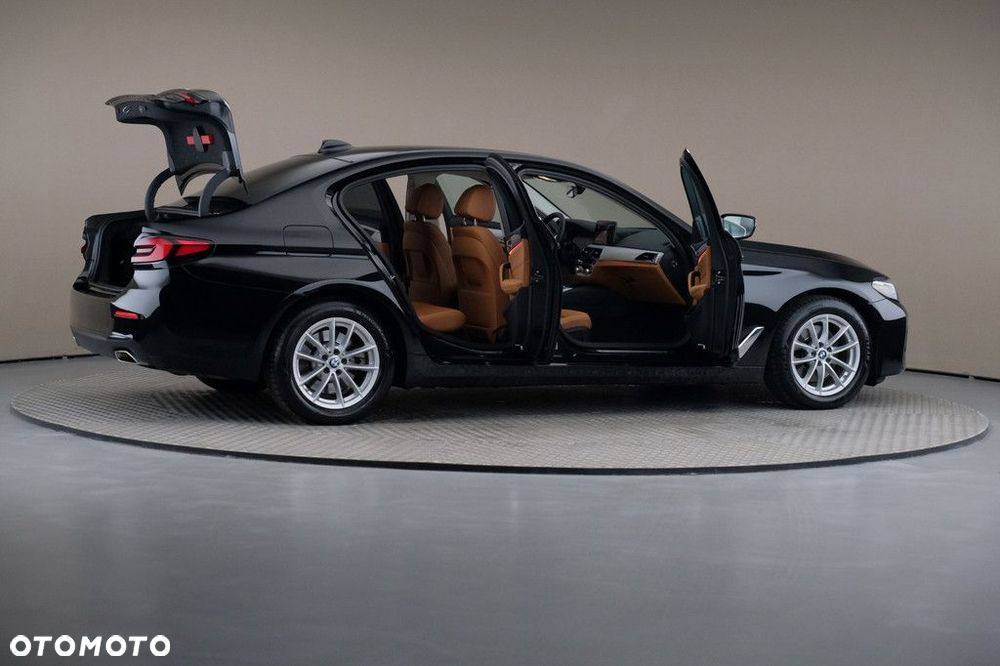 BMW Seria 5 520d xDrive - 6